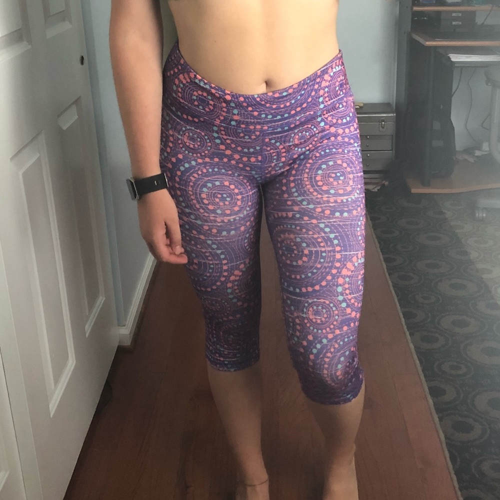 Bright cropped leggings 💪